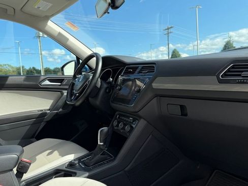Used 2018 Volkswagen Tiguan SEL image 31