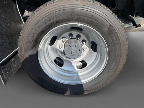 Used 2024 RAM 5500 4x4 Regular Cab image 9