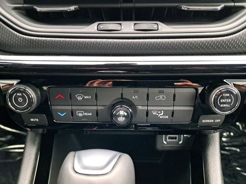 New 2026 Jeep Compass Latitude image 22