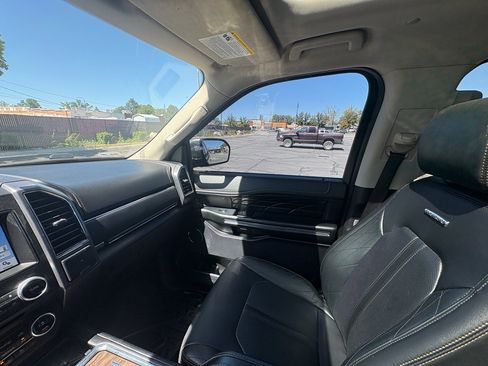 Used 2018 Ford Expedition Max Platinum AWD/4WD image 30