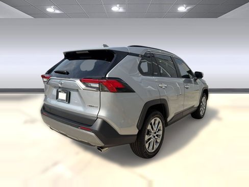 Used 2022 Toyota RAV4 Limited w/ Limited Grade Weather Package FWD image 9
