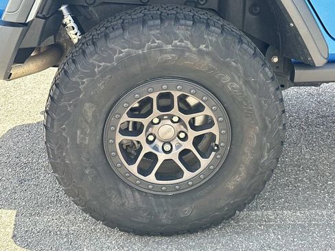 Used 2022 Jeep Wrangler Unlimited Rubicon w/ Xtreme Recon 35" Tire Package AWD/4WD image 10