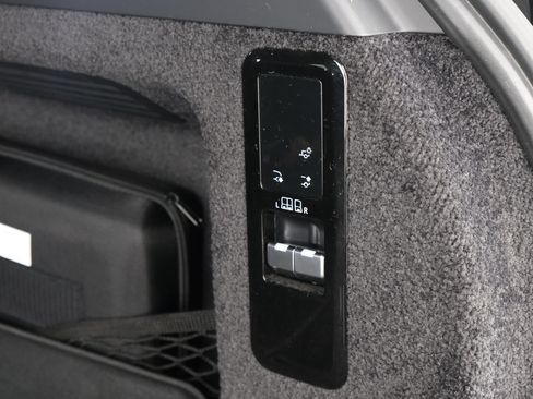 Used 2023 Land Rover Range Rover SE AWD/4WD image 38