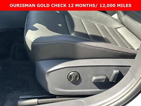 Used 2024 Volkswagen Jetta SE w/ Panoramic Sunroof Package FWD image 19