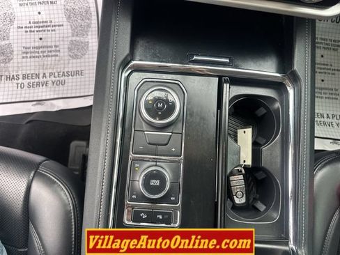 Used 2024 Ford Expedition XLT AWD/4WD image 22
