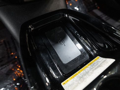 Used 2017 Toyota Prius Three image 19