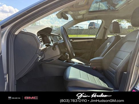 Used 2024 Volkswagen Jetta SE FWD image 22