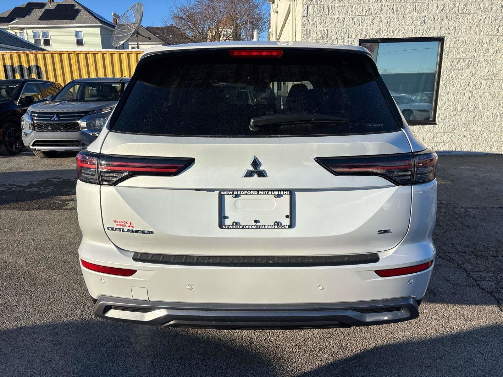 New 2026 Mitsubishi Outlander SE AWD/4WD image 3