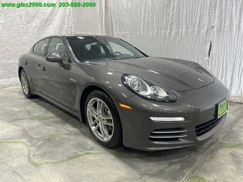 Used 2015 Porsche Panamera image 2