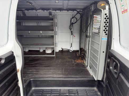 Used 2020 Chevrolet Express 3500 Extended w/ Driver Convenience Package RWD image 19