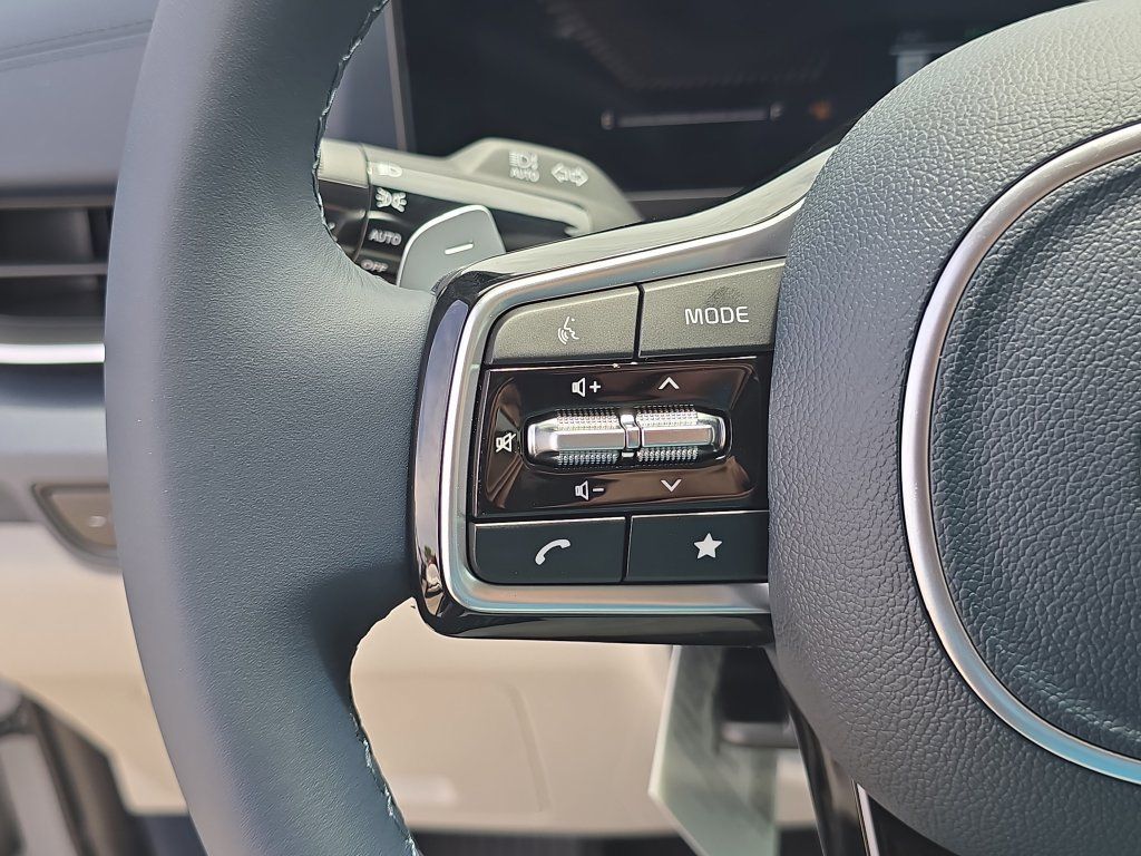 New 2026 Kia Carnival EX FWD image 32
