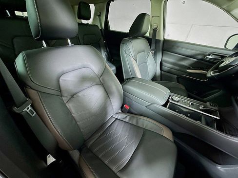 New 2025 Nissan Pathfinder Platinum w/ Cargo Package image 31
