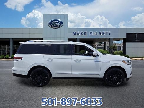 Used 2024 Lincoln Navigator Reserve AWD/4WD image 6