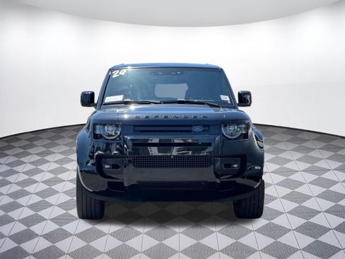 Used 2024 Land Rover Defender 110 X-Dynamic SE AWD/4WD image 5
