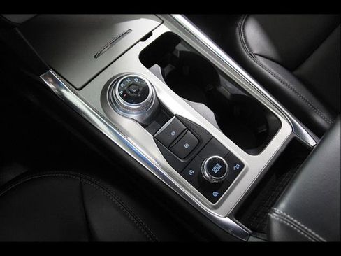 Certified 2024 Ford Explorer XLT w/ Equipment Group 202A AWD/4WD image 15