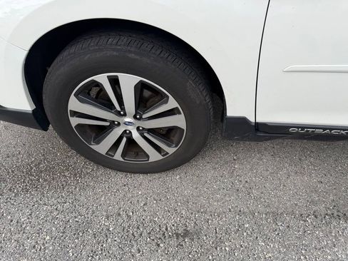 Used 2019 Subaru Outback 2.5i Limited AWD/4WD image 10