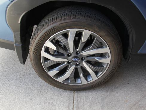 Used 2025 Subaru Forester Touring AWD/4WD image 32