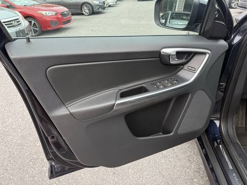 Used 2016 Volvo XC60 T6 w/ Proximity Package AWD/4WD image 12