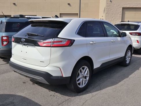 Used 2023 Ford Edge SEL w/ Convenience Package image 4
