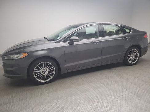 Used 2015 Ford Fusion SE w/ Equipment Group 202A FWD image 2