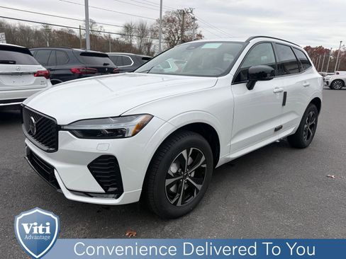 New 2026 Volvo XC60 B5 Core w/ Climate Package image 4