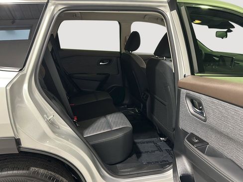 Used 2023 Nissan Rogue SV image 26