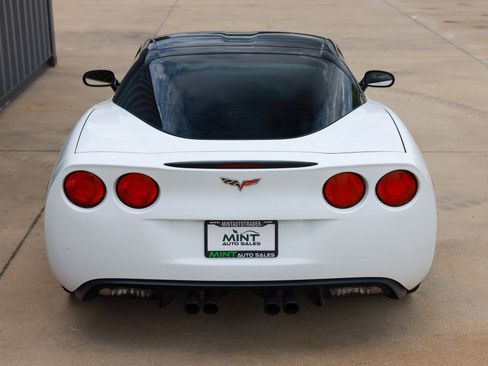 Used 2012 Chevrolet Corvette Coupe w/ 2LT Preferred Equipment Group image 10