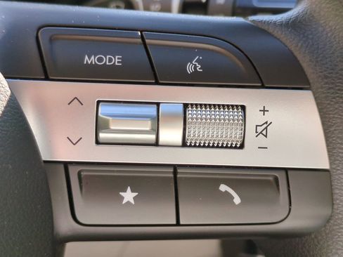 Certified 2025 Hyundai Tucson SE image 23