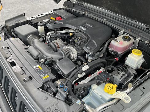 Used 2021 Jeep Gladiator Sport AWD/4WD image 33