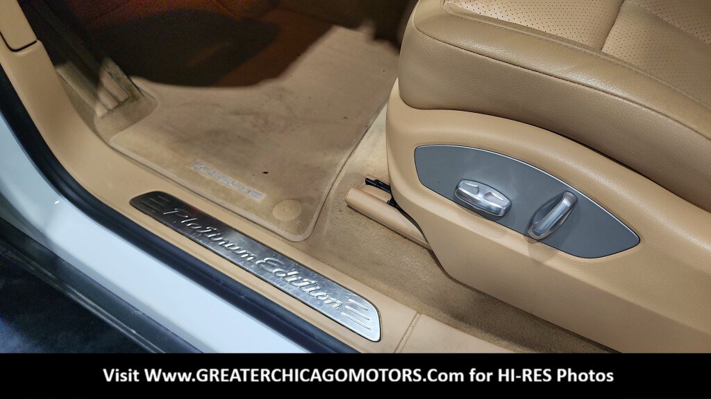 Used 2014 Porsche Cayenne Platinum Edition AWD/4WD image 24