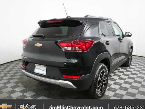 Used 2025 Chevrolet TrailBlazer LT image 3