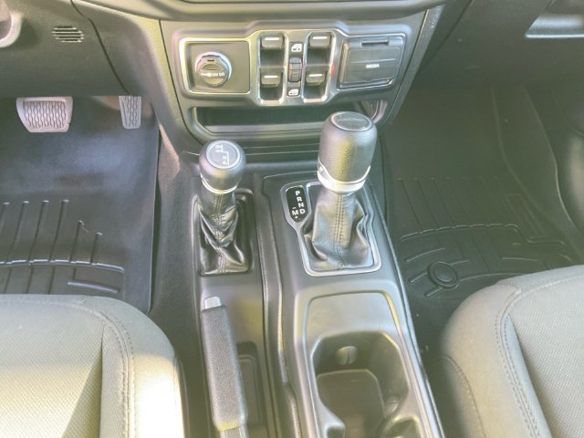 Used 2021 Jeep Gladiator Sport AWD/4WD image 15