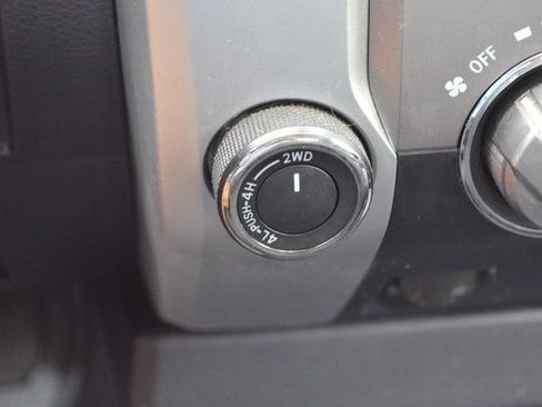 Used 2017 Toyota Tundra SR5 AWD/4WD image 27