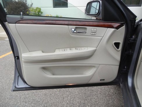 Used 2007 Cadillac DTS Luxury II FWD image 25