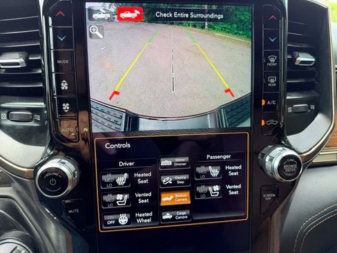 Used 2021 RAM 2500 Limited AWD/4WD image 35