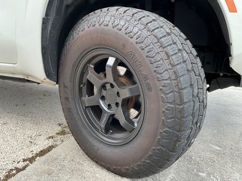 Used 2022 Nissan Frontier SV image 35