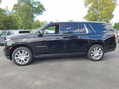 Used 2021 Chevrolet Suburban High Country w/ Premium Package image 7