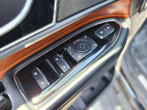 Used 2019 Lincoln Navigator L Select AWD/4WD image 19