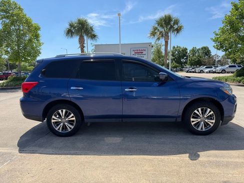 Used 2019 Nissan Pathfinder SL AWD/4WD image 6