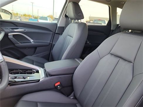 New 2025 Audi Q5 Premium image 23