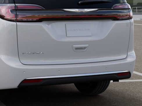 New 2026 Chrysler Pacifica Select FWD image 13