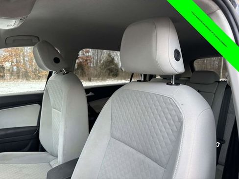 Used 2021 Volkswagen Tiguan S image 6