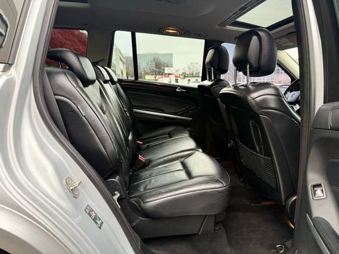 Used 2010 Mercedes-Benz GL 550 4MATIC image 33