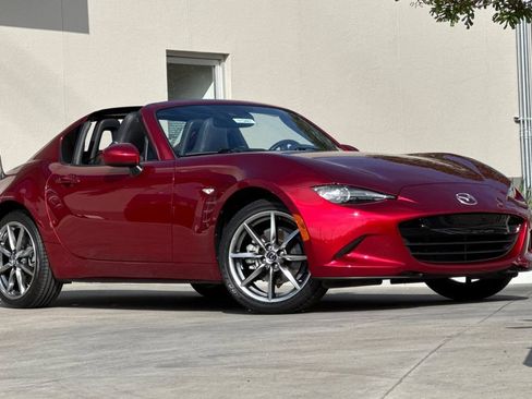 Used 2023 MAZDA MX-5 Miata Grand Touring RWD image 2