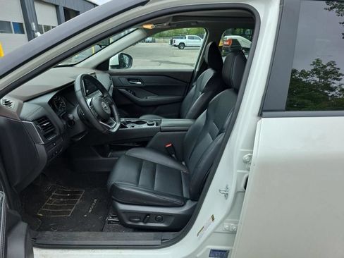 Used 2023 Nissan Rogue SV w/ SV Premium B Package AWD/4WD image 17