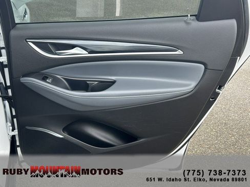 Used 2018 Buick Enclave Premium image 23