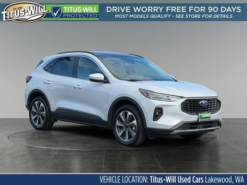 Used 2025 Ford Escape Platinum AWD/4WD image 1