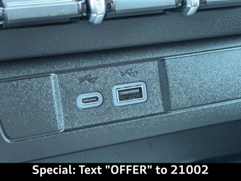 Used 2025 Chevrolet Colorado ZR2 w/ Technology Package AWD/4WD image 25