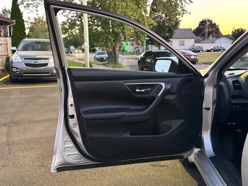 Used 2018 Nissan Altima 2.5 S w/ S Convenience Package image 19