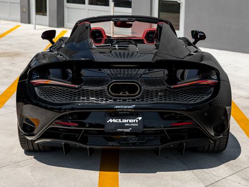 Used 2024 McLaren 750S Spider image 33